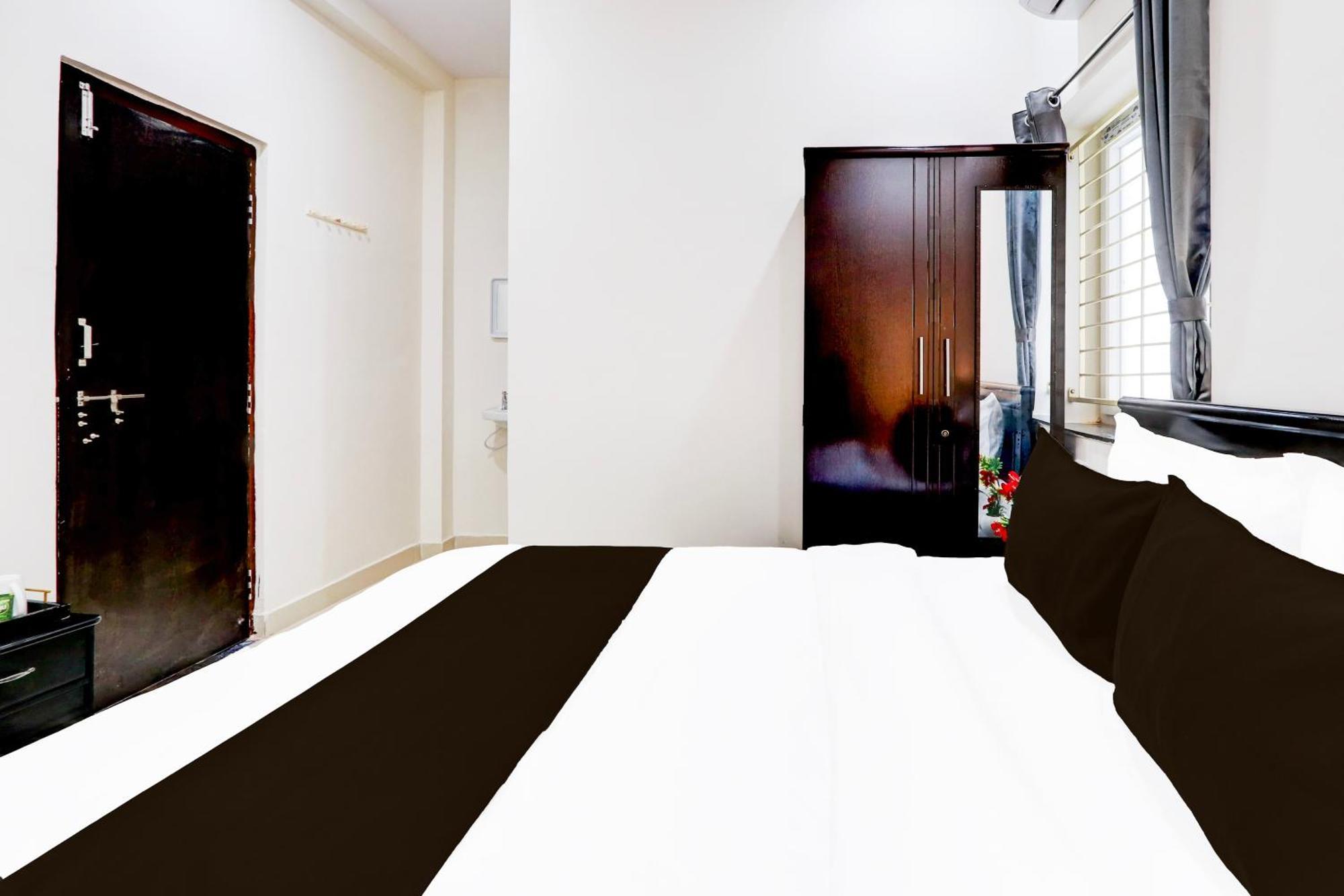 Super Hotel O Adibatla Near Tcs Ibrahimpatan Buitenkant foto